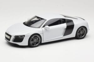 Audi R8 Type 42 Suzuka Grey Kyosho 1:18 09213SG Diecast