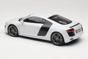 Audi R8 Type 42 Suzuka Grey Kyosho 1:18 09213SG Diecast — photo 7 of 8