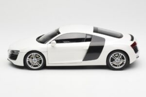 Audi R8 Type 42 White Kyosho 1:18 09213W Diecast — photo 4 of 8