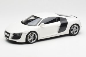 Audi R8 Type 42 White Kyosho 1:18 09213W Diecast