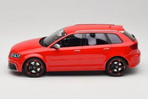 Audi RS3 8P Sportback Red DNA 1:18 DNA000056 Resin — photo 3 of 6