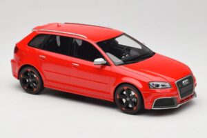 Audi RS3 8P Sportback Red DNA 1:18 DNA000056 Resin — photo 4 of 6