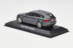 Audi RS4 B7 Avant Grey Minichamps 1:43 5010509223 Diecast — photo 3 of 4