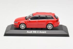 Audi RS4 B7 Avant Red Minichamps 1:43 5010509213 Diecast