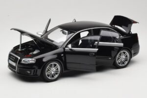 Audi RS4 B7 Sedan Phantom Black Minichamps 1:18 5010509115 Diecast — photo 2 of 8