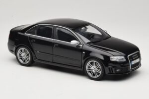 Audi RS4 B7 Sedan Phantom Black Minichamps 1:18 5010509115 Diecast — photo 6 of 8