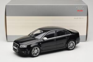 Audi RS4 B7 Sedan Phantom Black Minichamps 1:18 5010509115 Diecast — photo 8 of 8