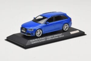 Audi RS4 B8 Avant Nogaro Blue Christmas Selection 2014 Minichamps 1:43 AUDI003 Diecast — photo 2 of 4