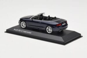 Audi RS5 B8 Cabriolet Estoril Blue Minichamps 1:43 5011215313 Diecast — photo 3 of 4