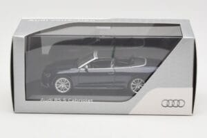 Audi RS5 B8 Cabriolet Estoril Blue Minichamps 1:43 5011215313 Diecast — photo 4 of 4