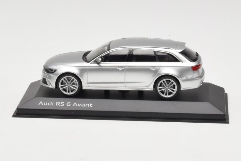 Audi RS6 C7 Avant Prisma Silver Minichamps 1:43 5011216213 Diecast
