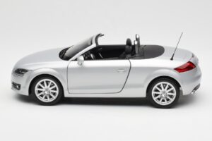 Audi TT 8J Roadster Light Silver Minichamps 1:18 5010500515 Diecast — photo 4 of 8