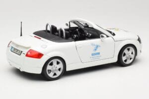 Audi TT 8N Cabriolet White Maisto 1:18 56065 Diecast — photo 3 of 8