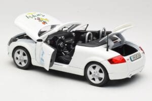Audi TT 8N Cabriolet White Maisto 1:18 56065 Diecast — photo 5 of 8