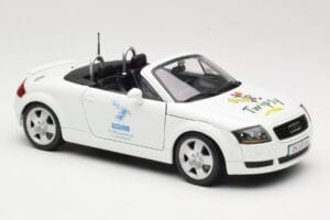 Audi TT 8N Cabriolet White Maisto 1:18 56065 Diecast — photo 6 of 8