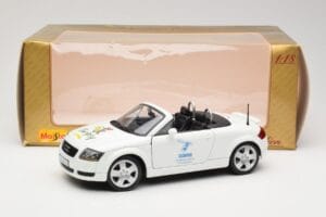 Audi TT 8N Cabriolet White Maisto 1:18 56065 Diecast — photo 8 of 8