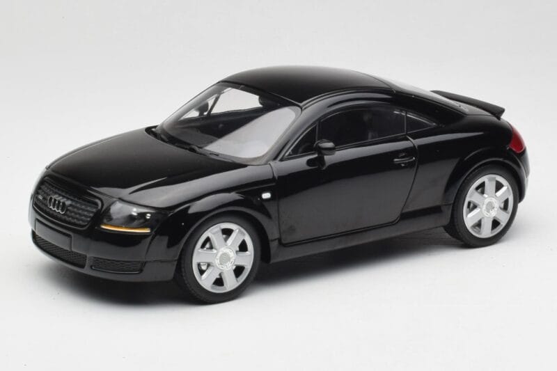 Audi TT 8N Black Minichamps 1:18 155017021 Diecast