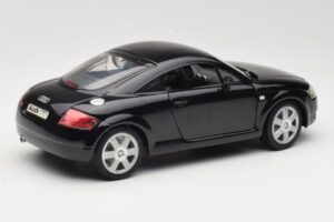 Audi TT 8N Black Revell 1:18 08953 Diecast — photo 3 of 8