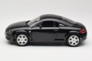 Audi TT 8N Black Revell 1:18 08953 Diecast — photo 4 of 8