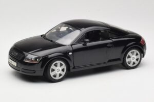 Audi TT 8N Black Revell 1:18 08953 Diecast