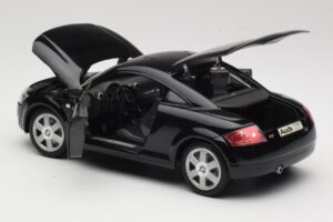 Audi TT 8N Black Revell 1:18 08953 Diecast — photo 5 of 8