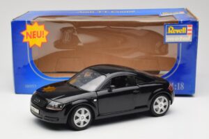 Audi TT 8N Black Revell 1:18 08953 Diecast — photo 8 of 8
