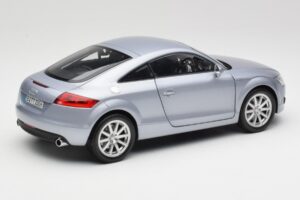 Audi TT 8N RHD Lake Silver Metallic Minichamps 1:18 150015020 Diecast — photo 3 of 8