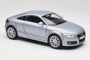 Audi TT 8N RHD Lake Silver Metallic Minichamps 1:18 150015020 Diecast — photo 6 of 8