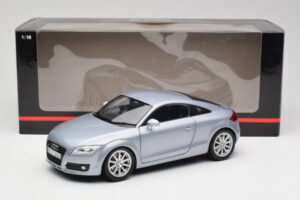 Audi TT 8N RHD Lake Silver Metallic Minichamps 1:18 150015020 Diecast — photo 8 of 8