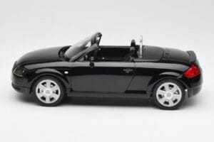 Audi TT 8N Roadster Black Metallic Minichamps 1:18 155017030 Diecast — photo 3 of 6