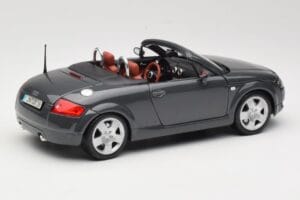 Audi TT 8N Roadster Grey Maisto 1:18 50346 Diecast — photo 3 of 8