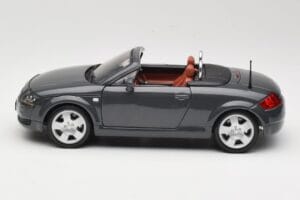 Audi TT 8N Roadster Grey Maisto 1:18 50346 Diecast — photo 4 of 8