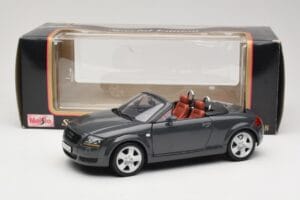 Audi TT 8N Roadster Grey Maisto 1:18 50346 Diecast — photo 8 of 8