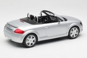 Audi TT 8N Roadster Silver Metallic Minichamps 1:18 155017031 Diecast — photo 2 of 6
