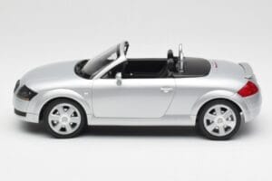 Audi TT 8N Roadster Silver Metallic Minichamps 1:18 155017031 Diecast — photo 3 of 6