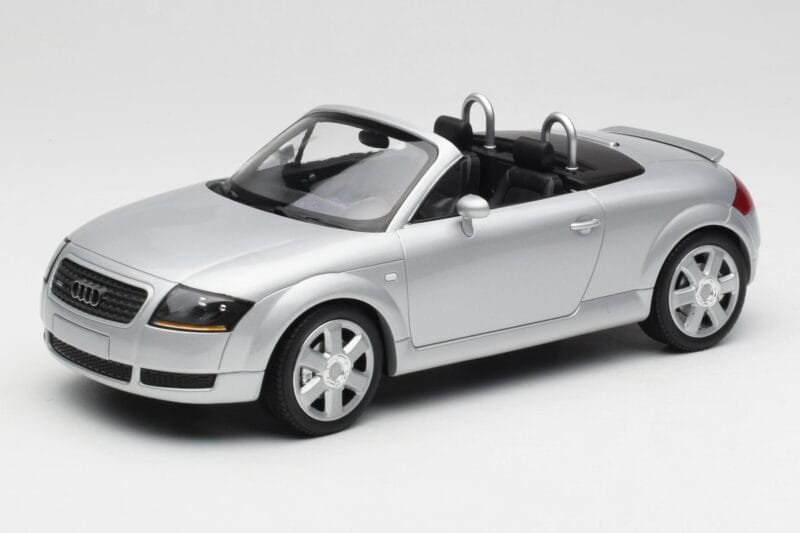 Audi TT 8N Roadster Silver Metallic Minichamps 1:18 155017031 Diecast