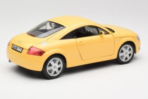 Audi TT 8N Yellow Revell 1:18 08954-M1 Diecast — photo 3 of 8