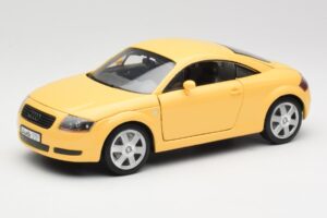 Audi TT 8N Yellow Revell 1:18 08954-M1 Diecast