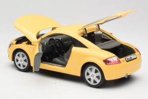 Audi TT 8N Yellow Revell 1:18 08954-M1 Diecast — photo 5 of 8