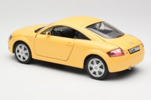 Audi TT 8N Yellow Revell 1:18 08954-M1 Diecast — photo 7 of 8