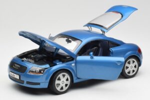 Audi TT 8N Blue Revell 1:18 8954 Diecast — photo 2 of 8