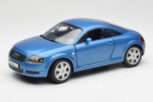 Audi TT 8N Blue Revell 1:18 8954 Diecast