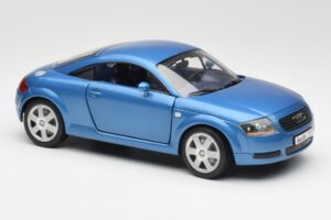 Audi TT 8N Blue Revell 1:18 8954 Diecast — photo 6 of 8