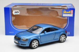 Audi TT 8N Blue Revell 1:18 8954 Diecast — photo 8 of 8
