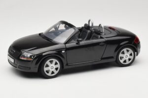 Audi TT 8N Roadster Black Revell 1:18 8980 Diecast