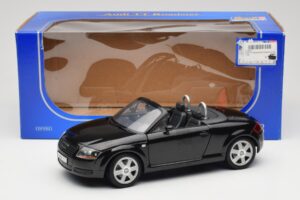 Audi TT 8N Roadster Black Revell 1:18 8980 Diecast — photo 8 of 8