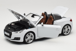 Audi TT 8S Roadster Glacier White Minichamps 1:18 5011400515 Diecast — photo 2 of 8