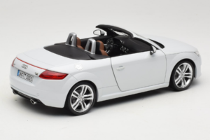 Audi TT 8S Roadster Glacier White Minichamps 1:18 5011400515 Diecast — photo 3 of 8