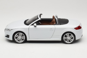 Audi TT 8S Roadster Glacier White Minichamps 1:18 5011400515 Diecast — photo 4 of 8