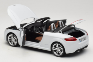 Audi TT 8S Roadster Glacier White Minichamps 1:18 5011400515 Diecast — photo 5 of 8